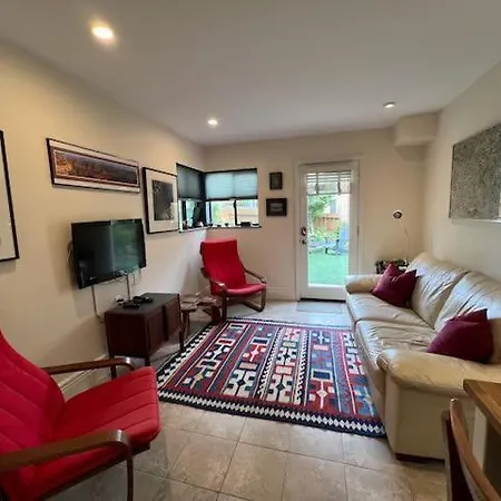Sunny Garden Suite, Perfect Locale